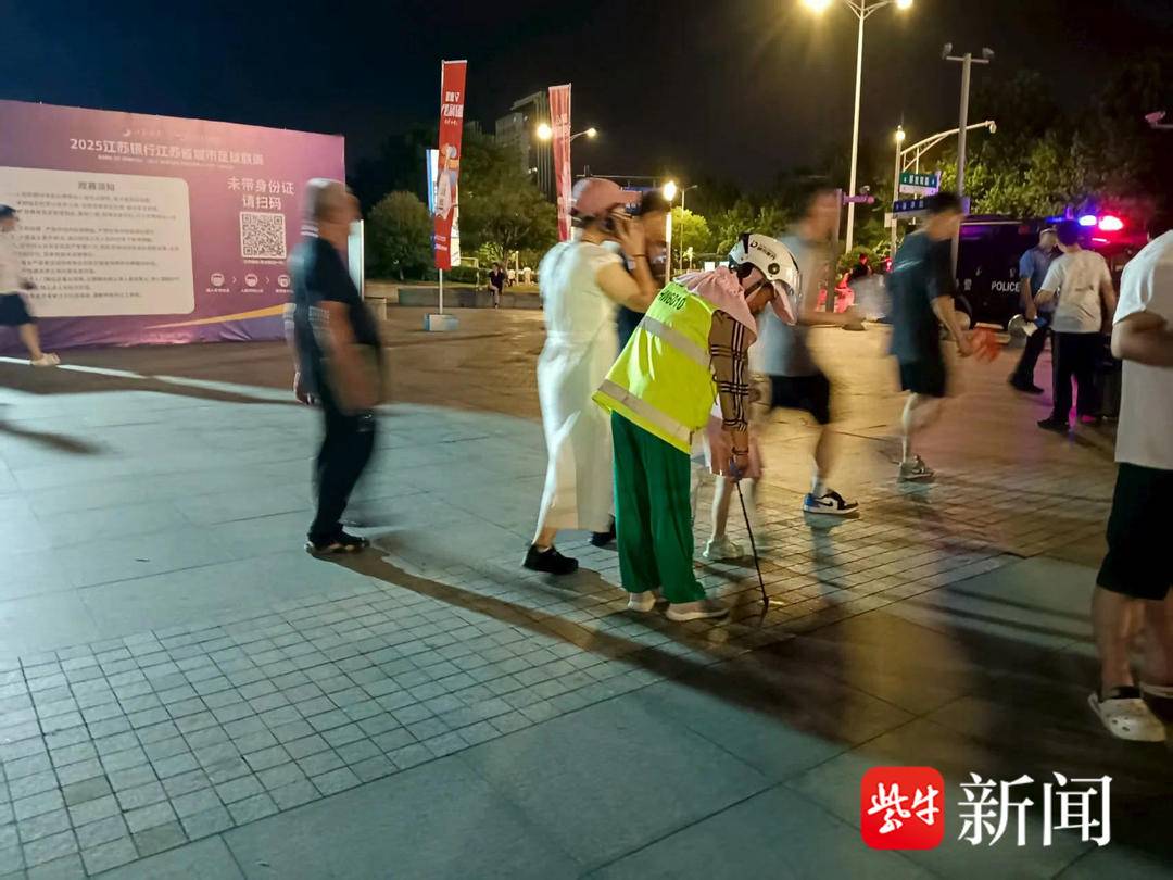 cn, 万名球迷见
