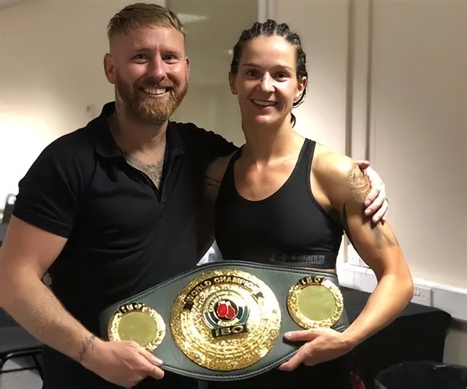 腰带招摇过, 斯蒂菲, 够的虚荣