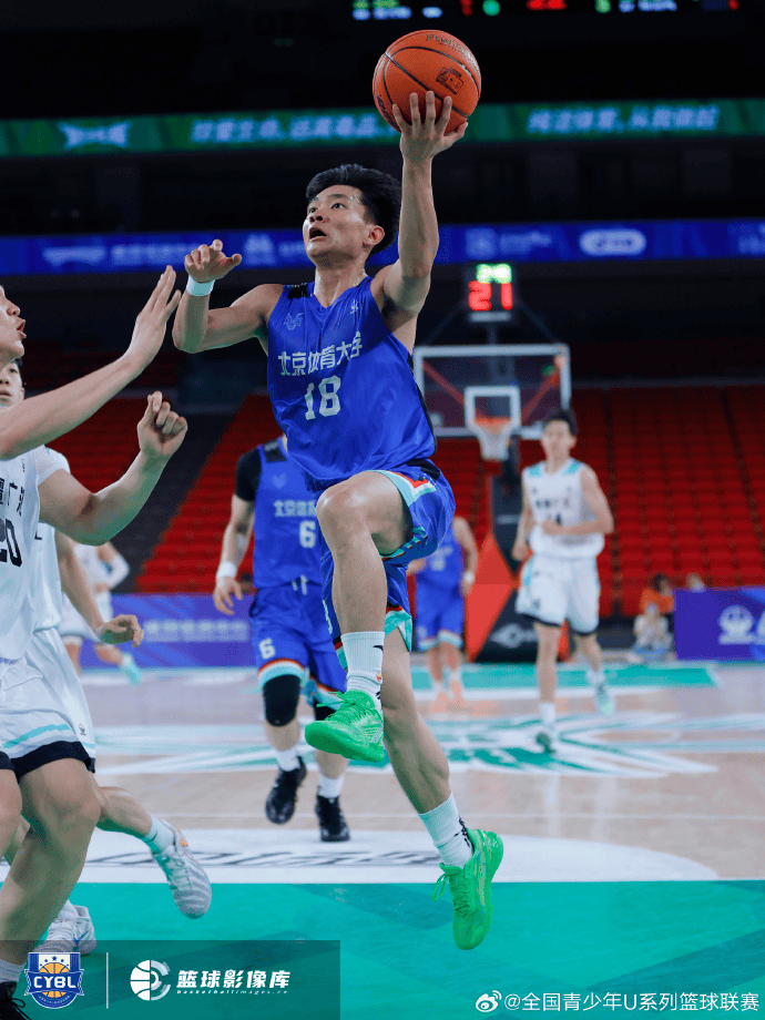 据全国青少 据全国青少