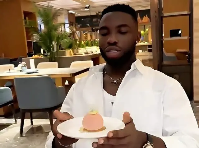 场破门, 主动融入中, src