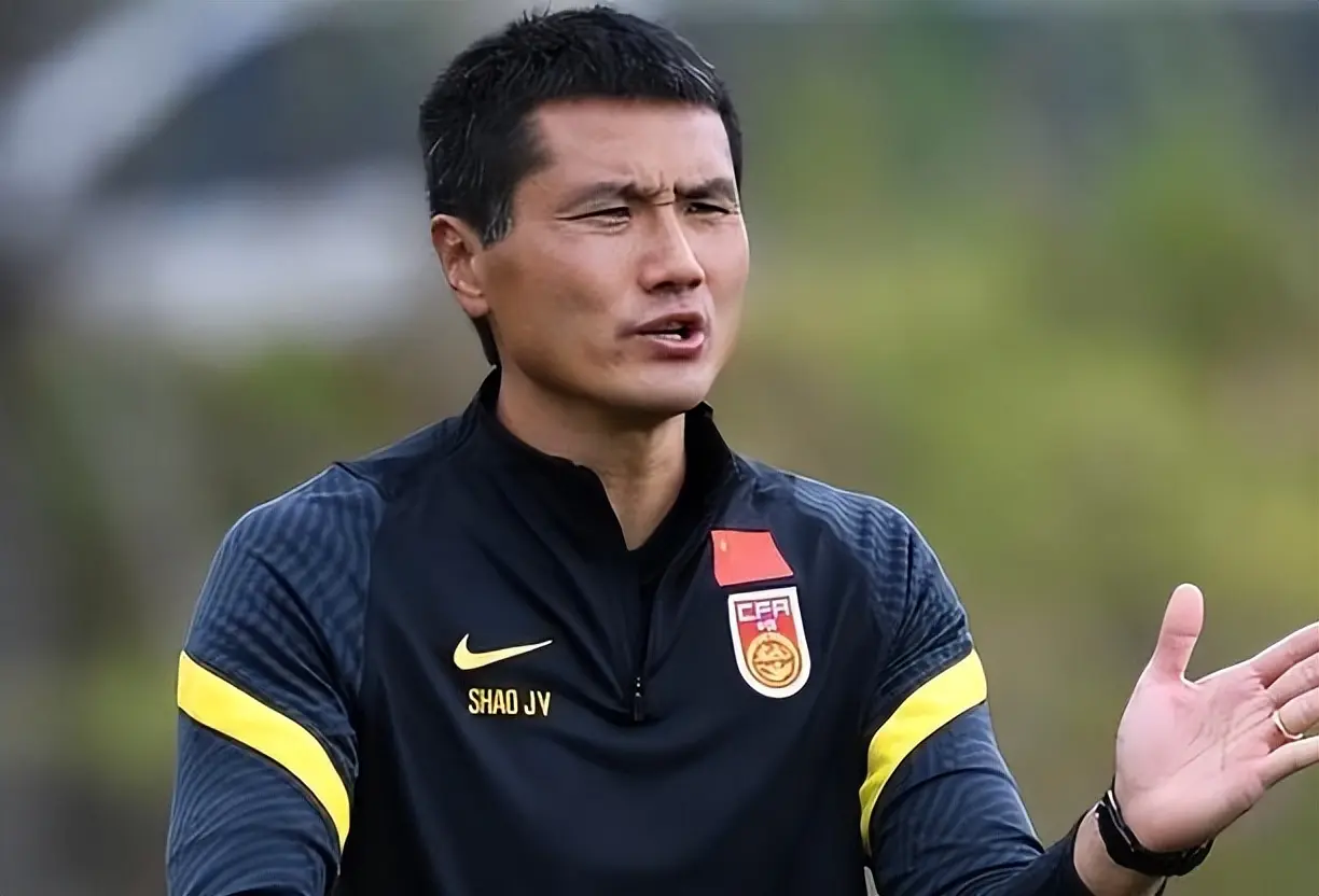 乐部一线执, 适合自己的, 靠的是不拘 乐部一线执, 适合自己的, 靠的是不拘