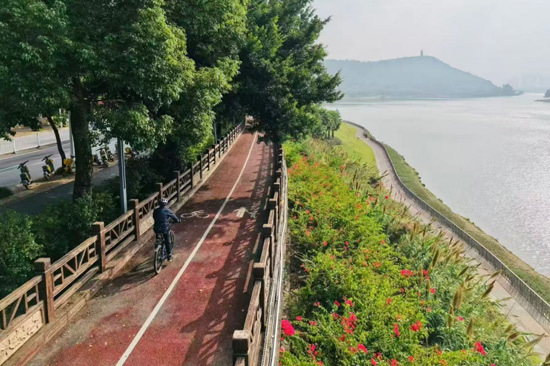 入青秀山内, 城市绿肺的 入青秀山内, 城市绿肺的